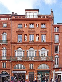 La façade de la maison Lamothe.