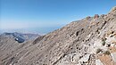To the south of Jabal Raḩabah (1,543 m) a ridge extends, extending for approximately 6 km, paralleling the Persian Gulf coastline