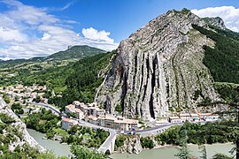 Le rocher de la Baume (Sisteron), dan l'ouest.