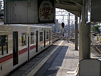 地上駅当時の西新町駅ホーム