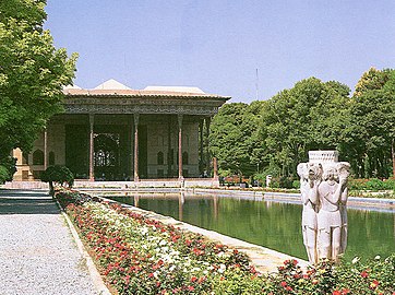 Bagh-e Chehel Sotun nei pressi di Isfahān