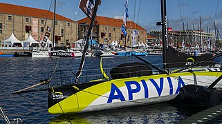 Apivia, à quai du grand port maritime du Havre, lors de la Transat Jacques-Vabre 2019