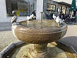 Schwanenkükenbrunnen (1908), Berlin-Charlottenburg, Kurfürstendamm 61