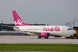 Boeing 737-500 der FlyLAL