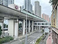 車站外觀及高架橋（2021年4月）