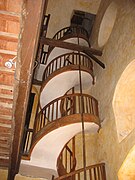 Escalier du clocher de l'église de Saint-Polycarpe (Aude).