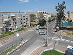 מראה השיכונים בשכונת גיורא שבמרכז העיר (פינת הרחובות בן-צבי וצה"ל)