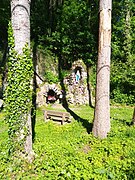 Grotte de Notre-Dame de Lourdes près du pont romain.