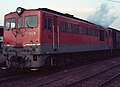 1971年にお召し列車を牽引した際、ステンレス帯になったDF50 26 （1981年、高松駅）