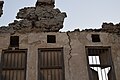 تصدّعات ظاهرة في إحدى منازل قلعة القطيف الأثرية.