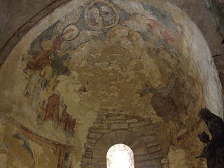 Église Saint-Pierre de Brancion. Murals from the Middle Ages in the Saint-Peter of Brancion church.