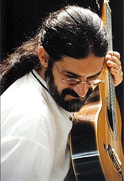 Braz da Viola with a viola caipira