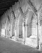 Cloître de l'église collégiale.