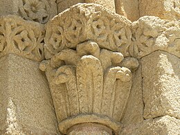 Detalle de un capitel de la ermita