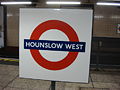 Il nome della stazione sul logo della metropolitana di Londra