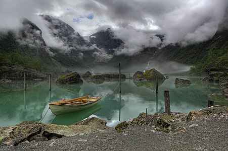 بُحيرة و مُجلَّدة بوندهاس في النرويج