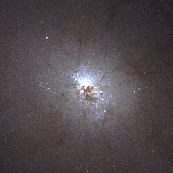 NGC 3077 בתמונה של טלסקופ החלל האבל