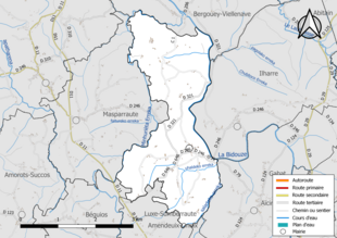 Carte en couleur présentant le réseau hydrographique de la commune