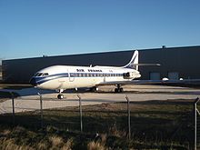 Caravelle exposée, blanche et bleue, marquée air France.