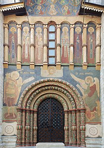 Dormition Cathedral door, by Alvesgaspar