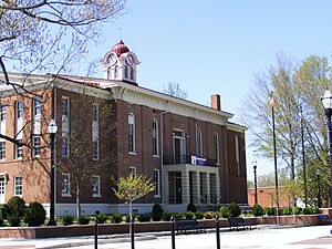 Hardeman County Courthouse in Bolivar