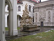 La Fontana della Resurrezione di Cristo nel cortile