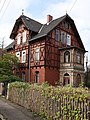 Wohnhaus mit Nebengebäude und Garten