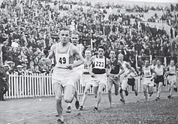 Le 5 000 mètres couru lors des Olympiades ouvrières avec Valto Salmi (49) et le futur vainqueur Seraphim Znamensky (223).