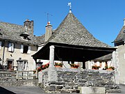 La halle de Curières.