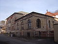 Theater, ehemalige an Ostseite der Straße gelegene Badeanlage, später „Walhalla-Theater“ mit „Kaisersaal“ und nachfolgend „Residenztheater“ mit Gartenanlage