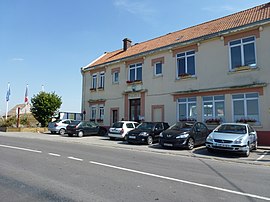 The town hall of Guemps