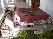 Maquette sous verre d'une abbaye.