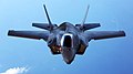 美国海军陆战队F-35B准备进行空中加油