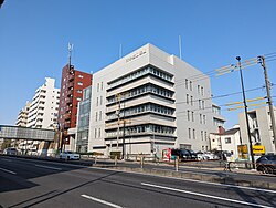 環七に面した大学生協会館（2024年3月）