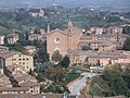 La basilique dans son quartier vue de la Torre del mangia