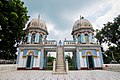 ধনবাড়ি নওয়াব মসজিদ এবং পুকুরের মধ্যে স্থাপিত প্রবেশ পথ