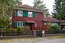 Wohnhaus (Haus Petzold) mit Einfriedung und Gartenlaube