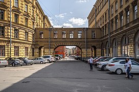 Bankovsky Lane, where Grom bought a shawarma from a stall[67]