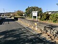 旧備前矢田駅のホームと自転車道