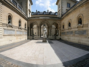 חצר הקולז' דה פראנס - מוסד מחקר גבוה שמקום מושבו ברובע החמישי (הרובע הלטיני) בפריז.