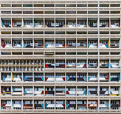 Façade of Unité d'Habitation of Berlin by Matthias Süßen