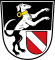 Gemeinde Rückersdorf Geteilt von Schwarz und Silber, darin ein linksgewendeter aufspringender Windhund in verwechselten Farben mit goldenem Halsband; unten links ein rotes Schildchen mit silbernem Schrägbalken.