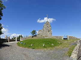 Volcanic dike