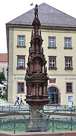 La fontaine du marché.