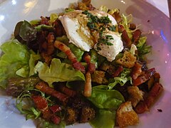 Salade lyonnaise.