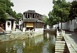 Maison de thé au bord de l'eau, 2011