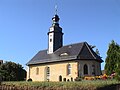 Kirche mit Ausstattung, Kirchhof und Mauer