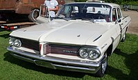 1962 Pontiac Strato-Chief 4-Door Sedan (Canada)