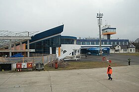 Vue extérieure de l'aéroport