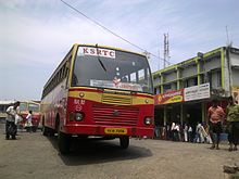 பொள்ளாச்சிக்கு புறப்பட தயாராக இருக்கும் கேரள அரசுப் பேருந்து